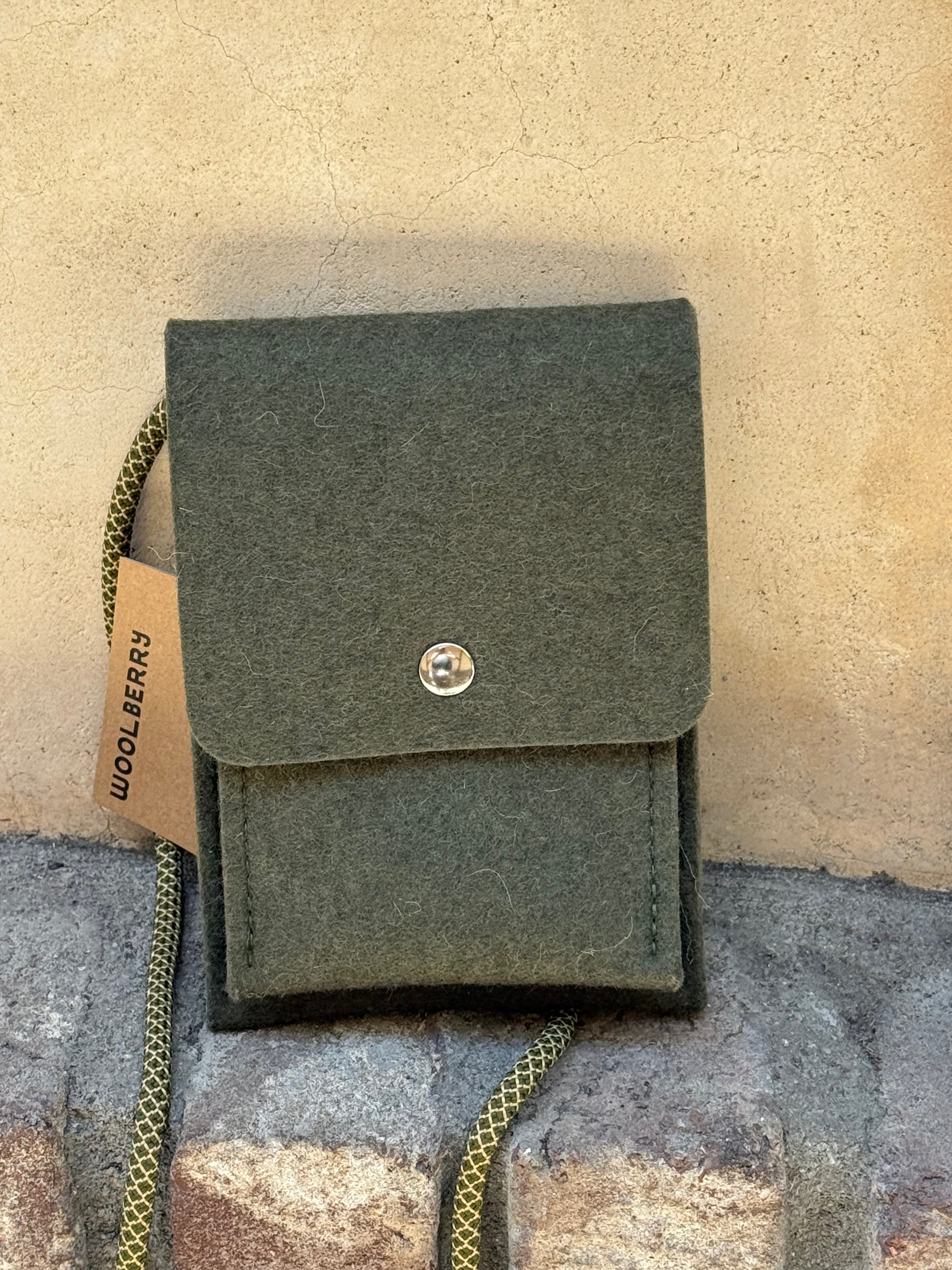 Woolberry Woolberry Pocket on a String – Jennings & Allen